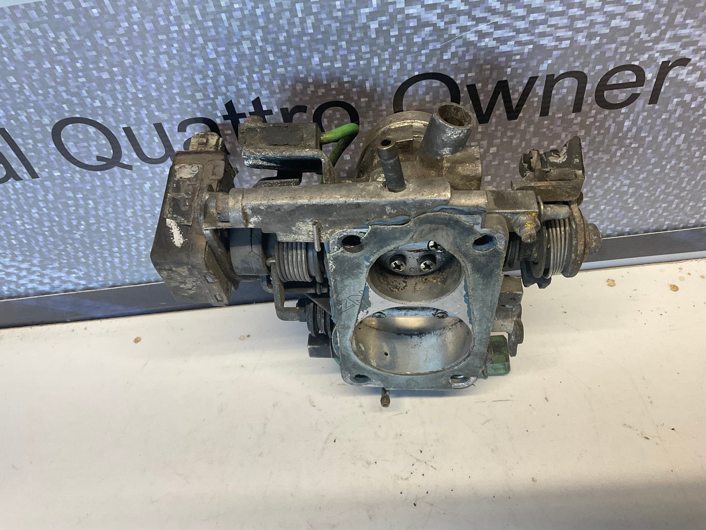 Throttle Body 051733154A  B3  7A