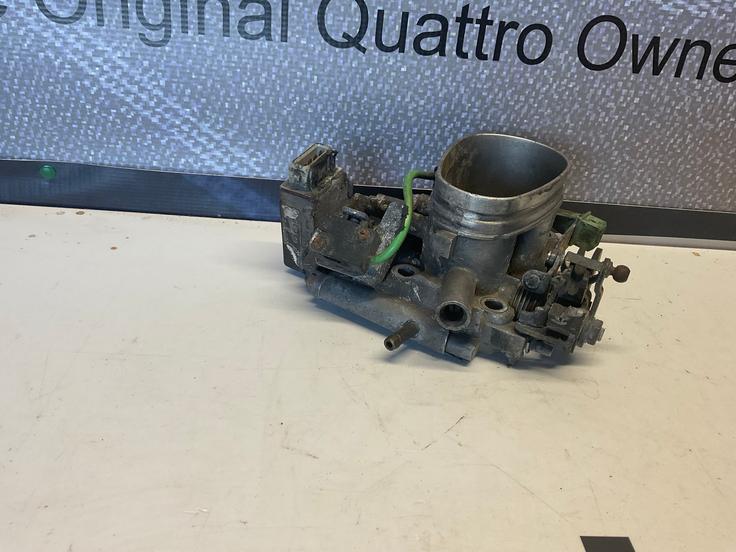 Throttle Body 051733154A  B3  7A