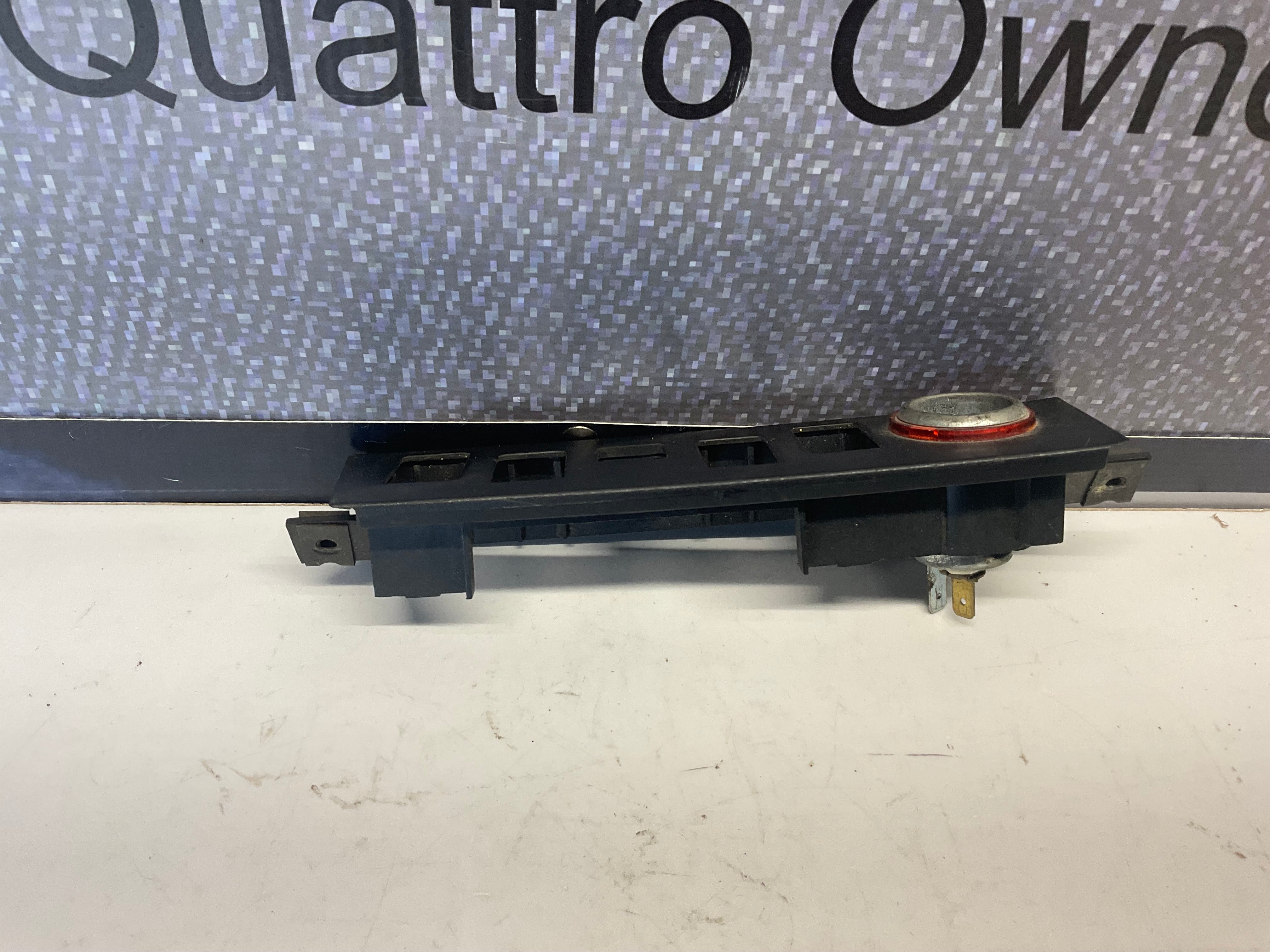 Power Window Switch Plate Trim 811863322 B2 – Quattroholics