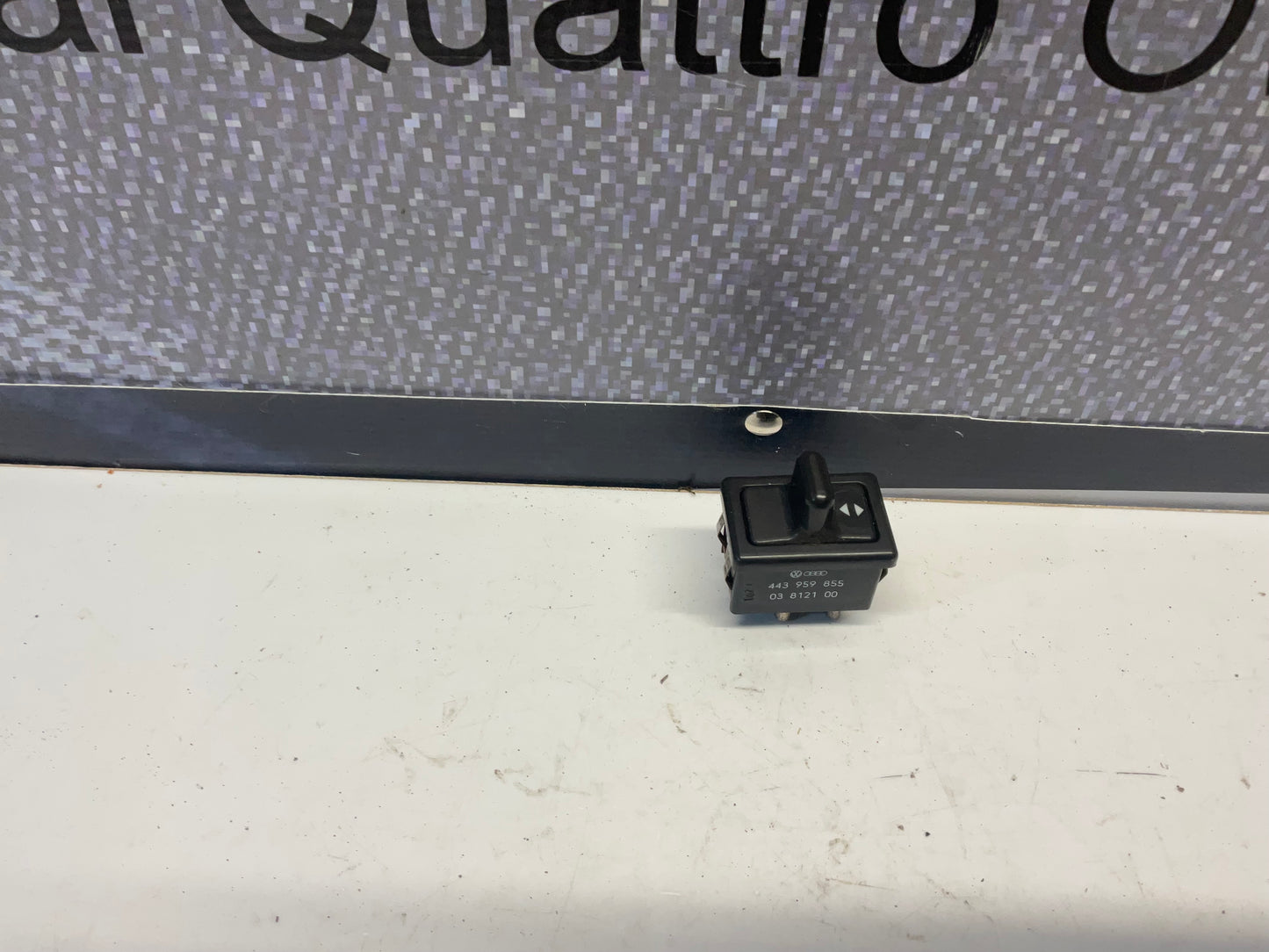Power Window Switch Front 443959855  C3