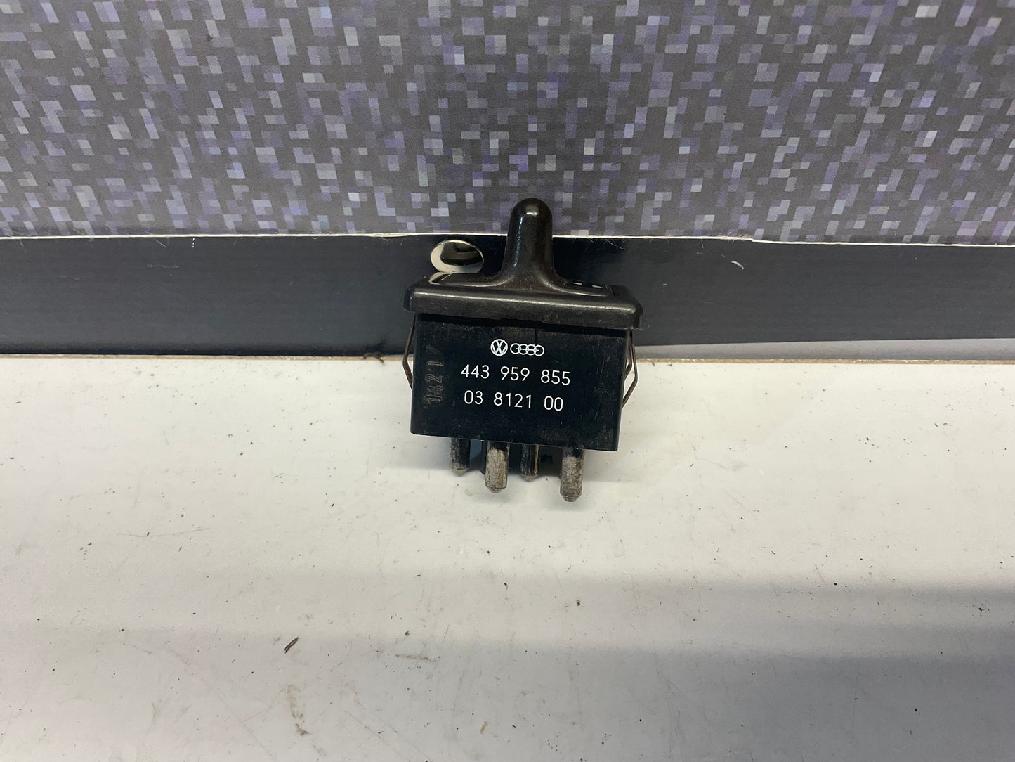 Power Window Switch Front 443959855  C3