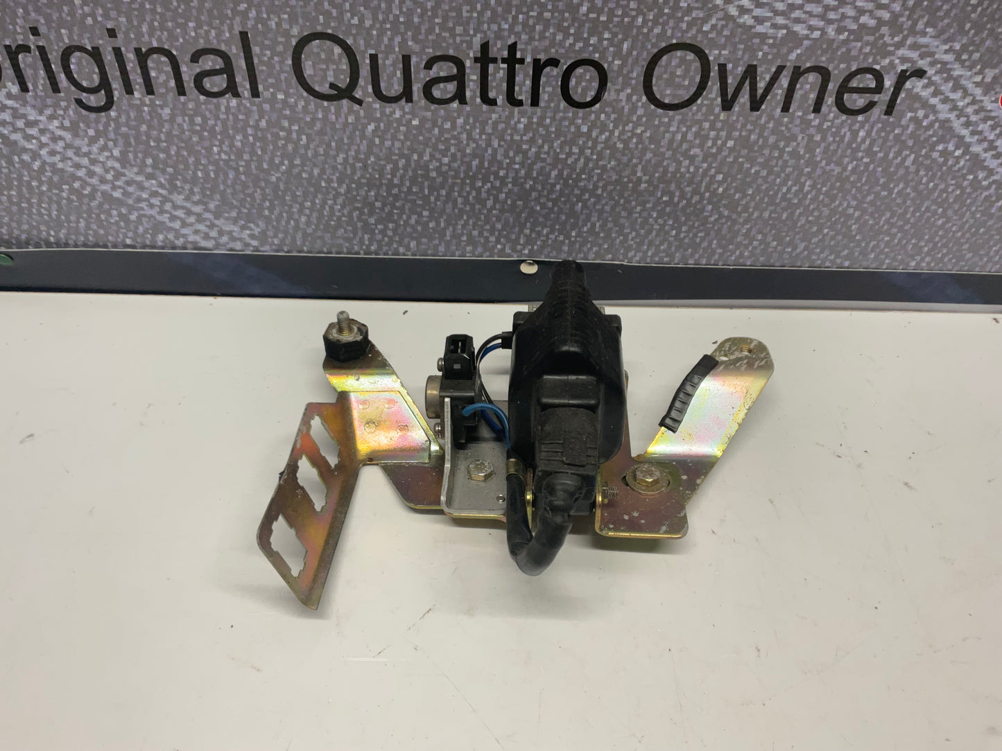 Ignition Coil 443905105A