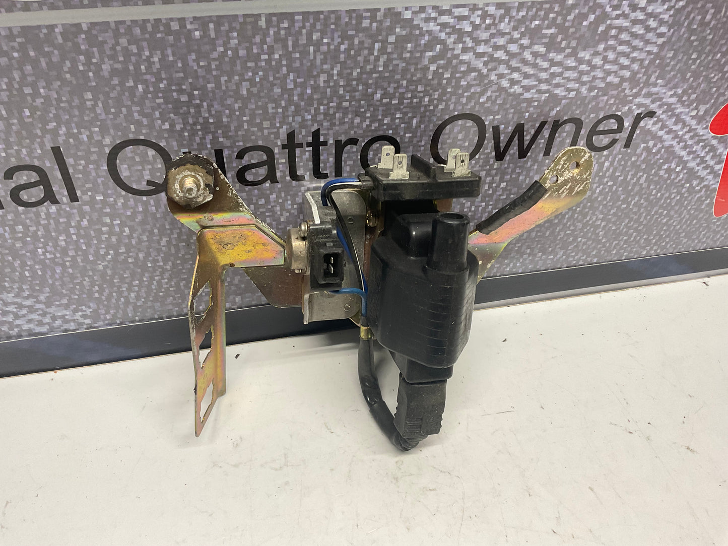 Ignition Coil 443905105A
