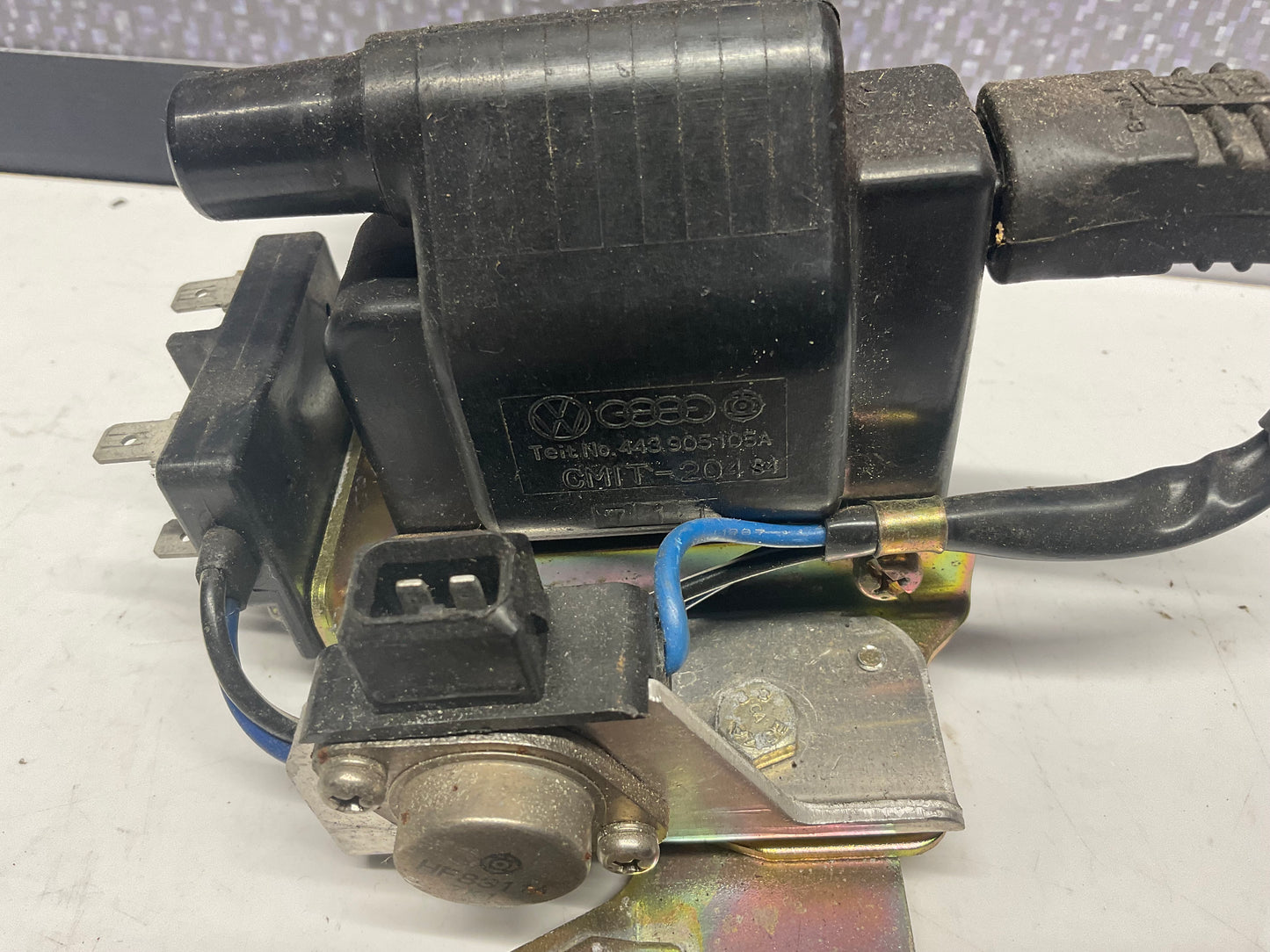 Ignition Coil 443905105A