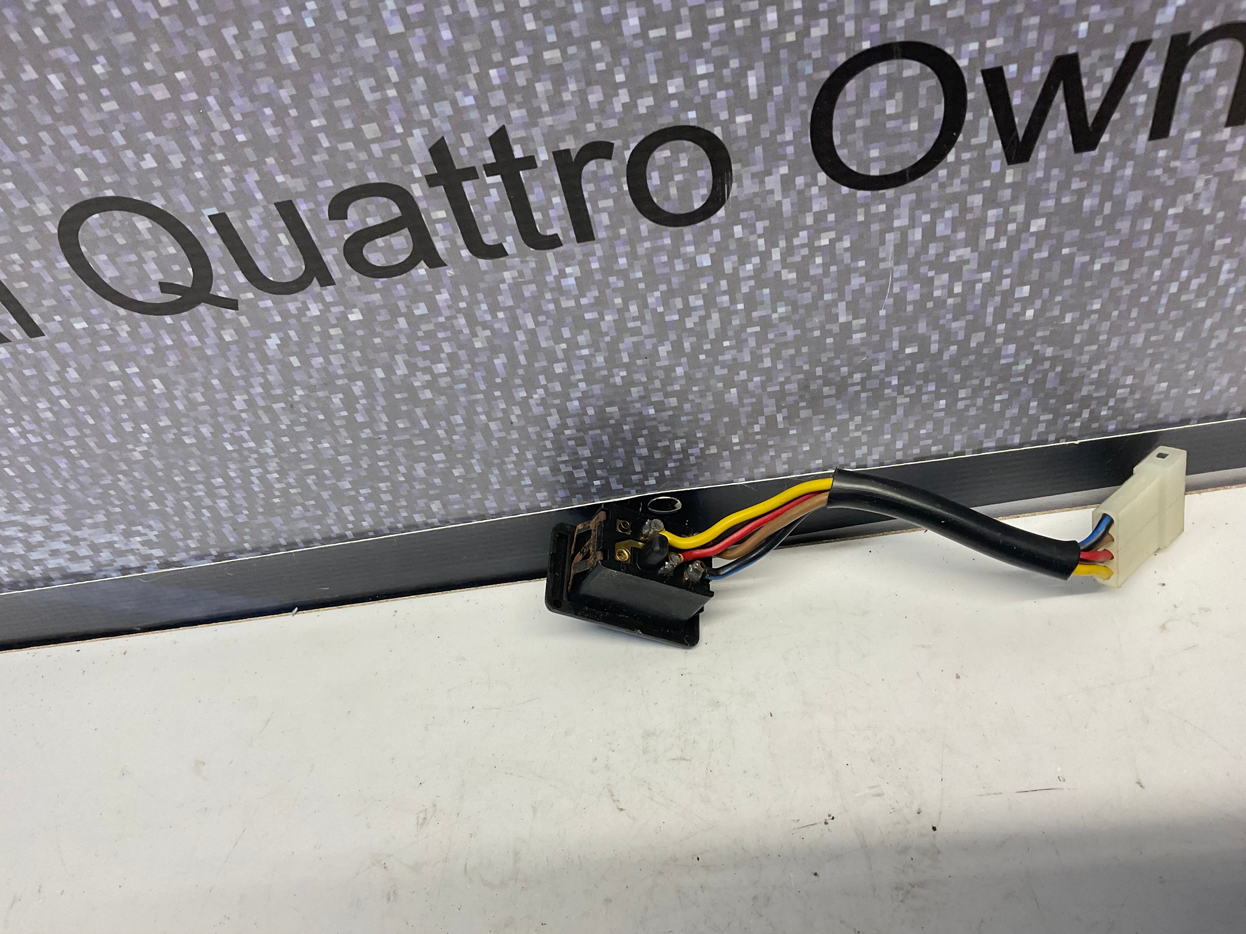 スイッチ Power Window Switch Front 811959855 B2 – Quattroholics