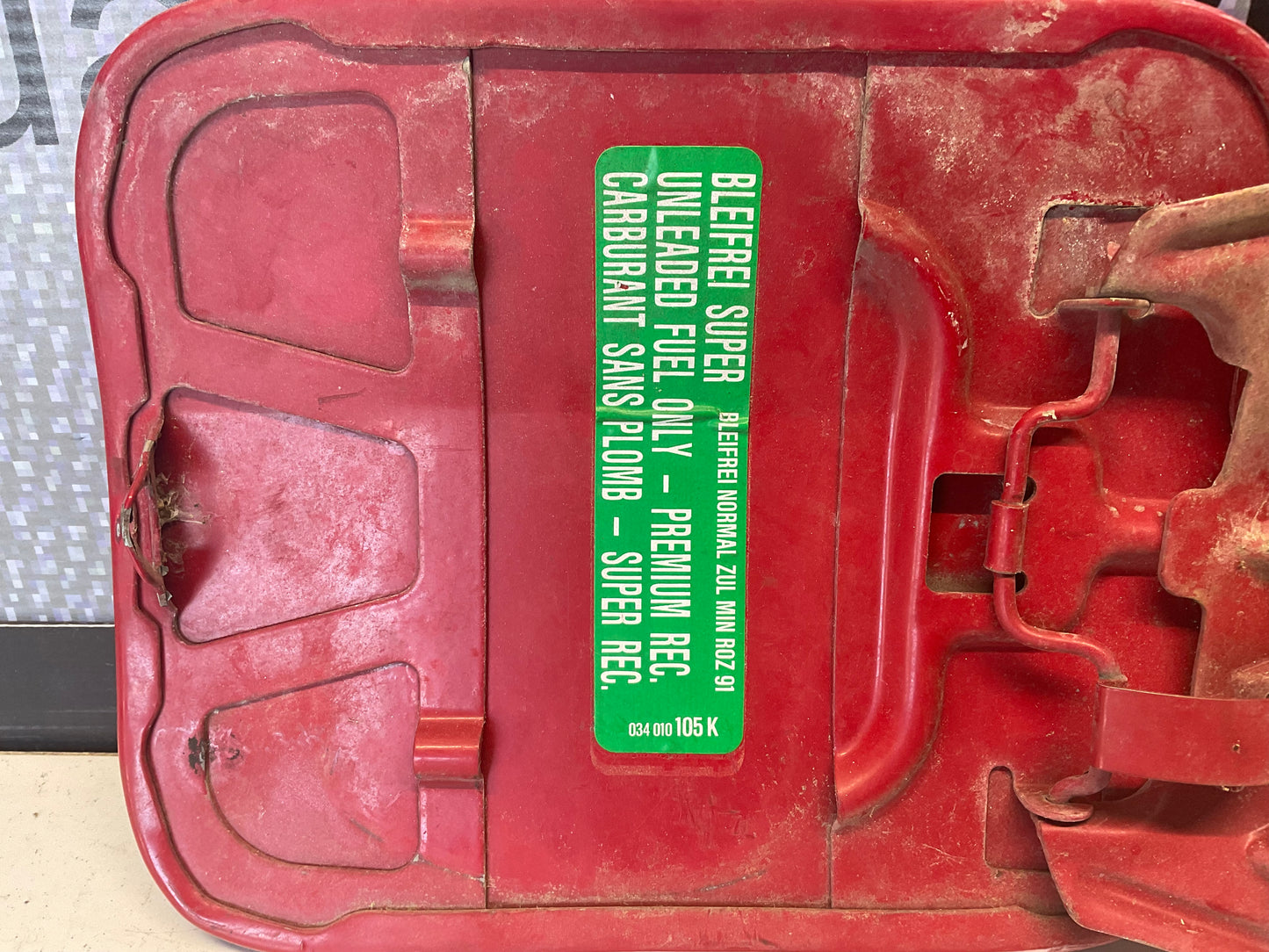 Fuel Tank Cover Lid 034010105K  B3