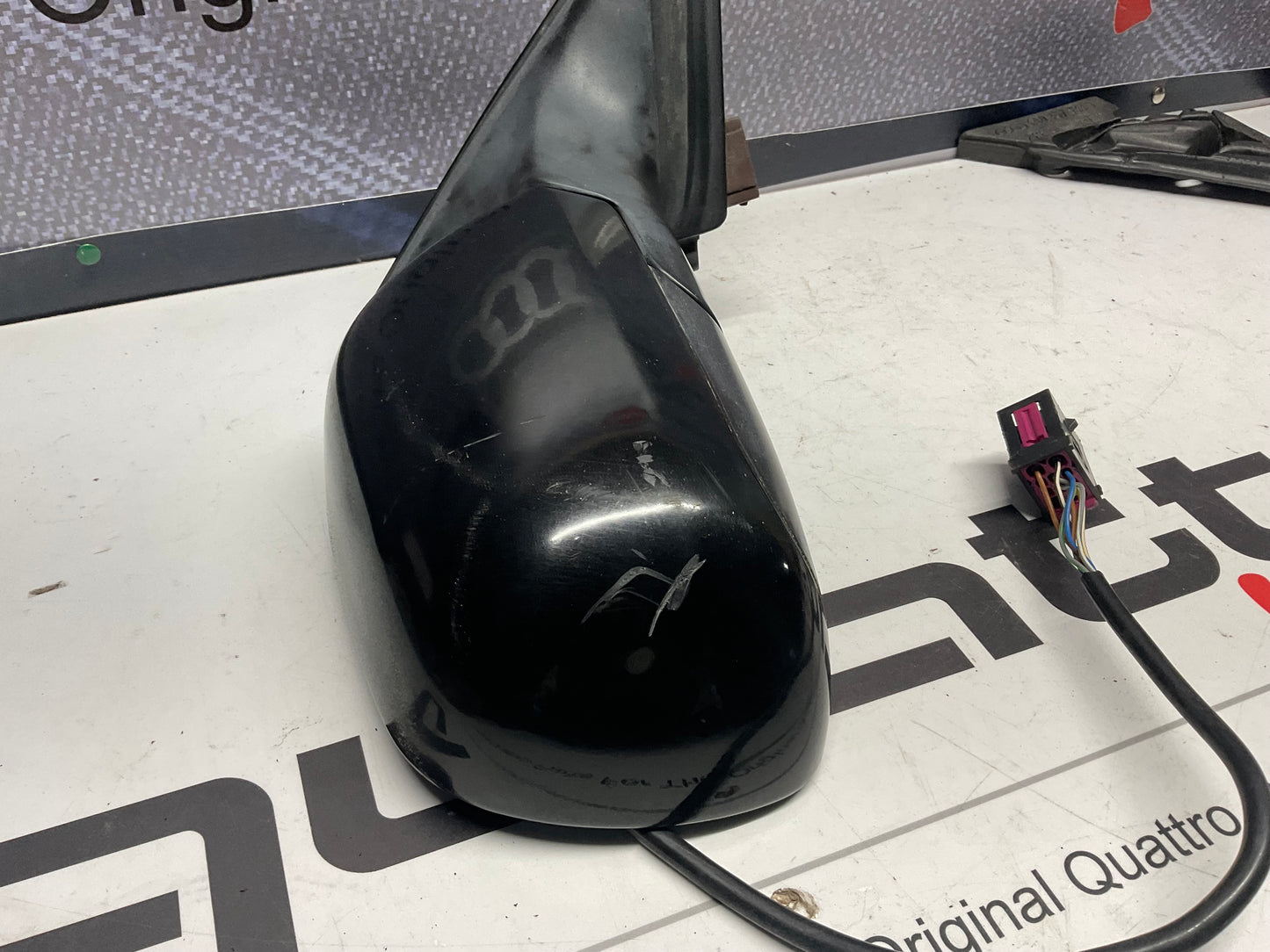 Passenger Power Mirror Right 4A1858532  C4
