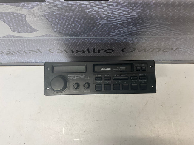 Car Stereo Cassette Radio Receiver 893035180  B3