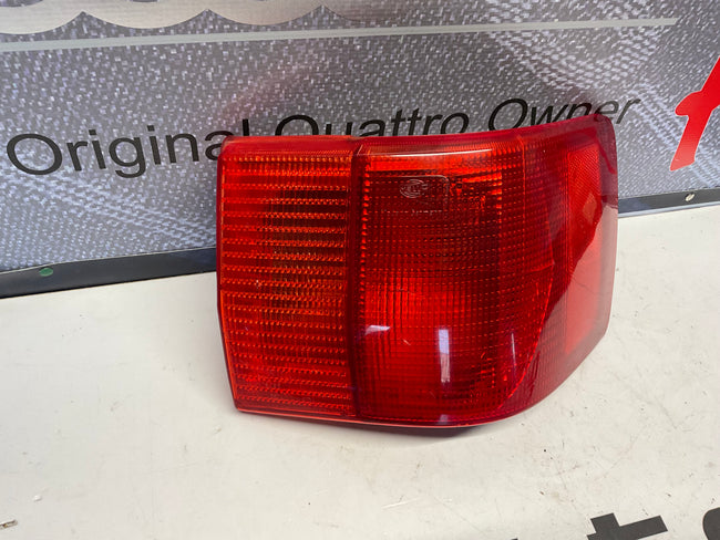Passenger Taillight Right 893945096A  B3
