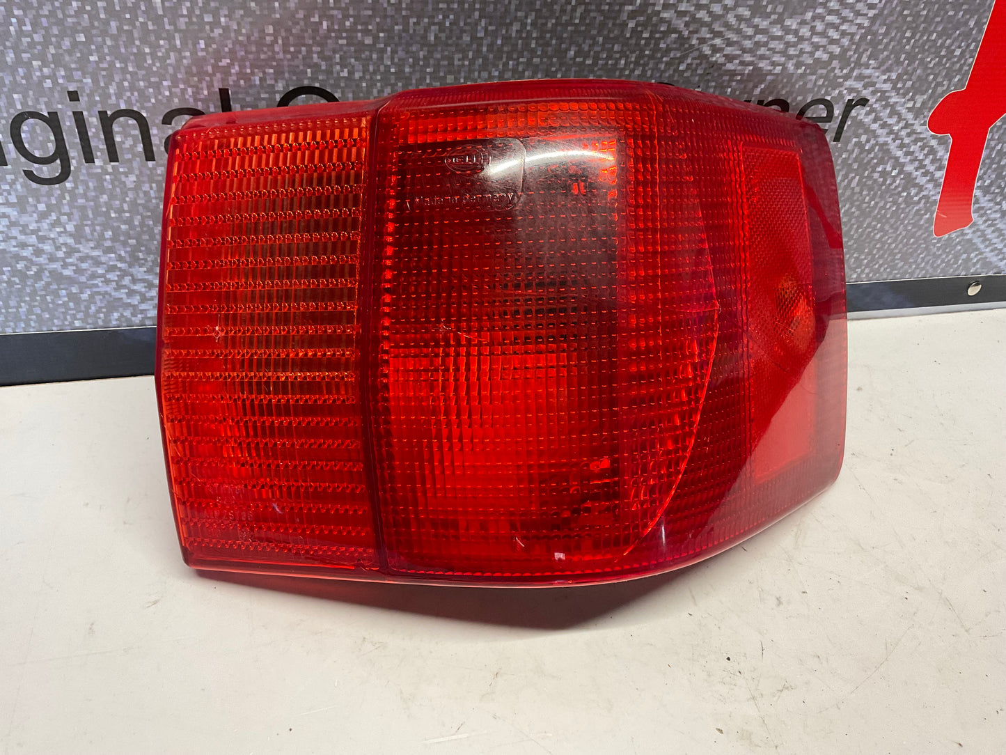 Passenger Taillight Right 893945096A  B3