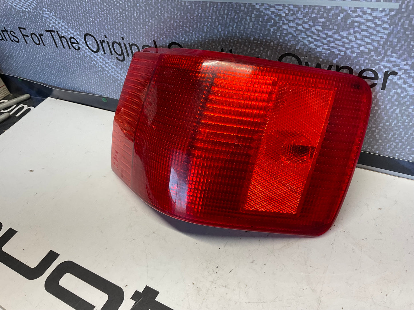 Passenger Taillight Right 893945096A  B3
