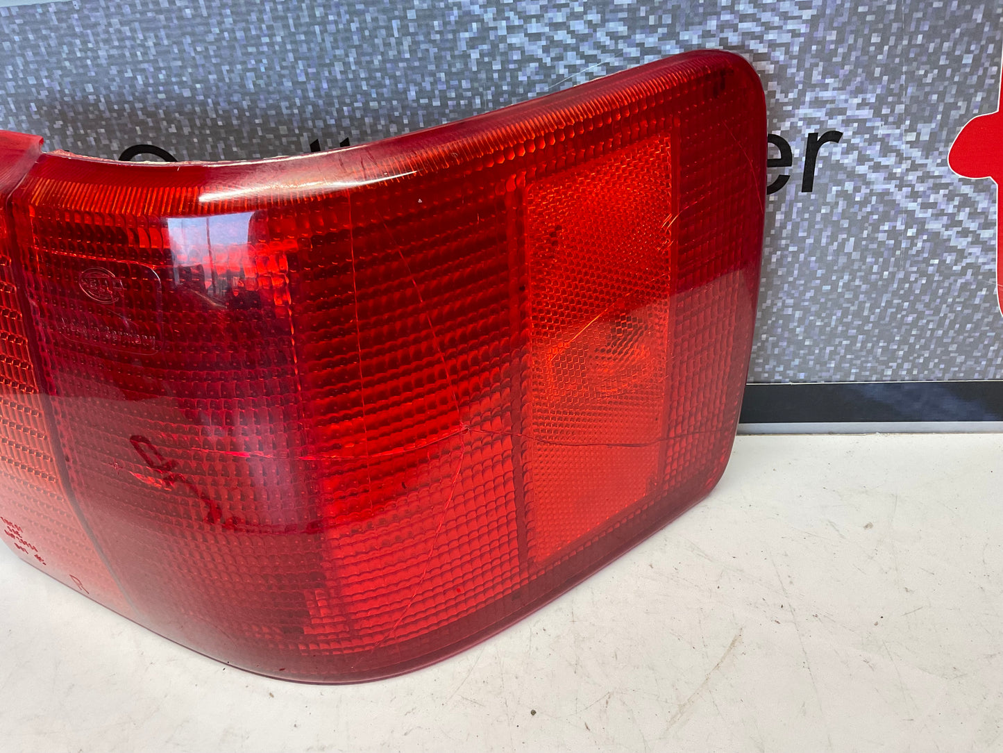 Passenger Taillight Right 893945096A  B3