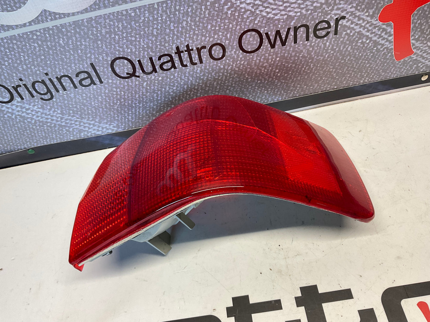 Passenger Taillight Right 893945096A  B3