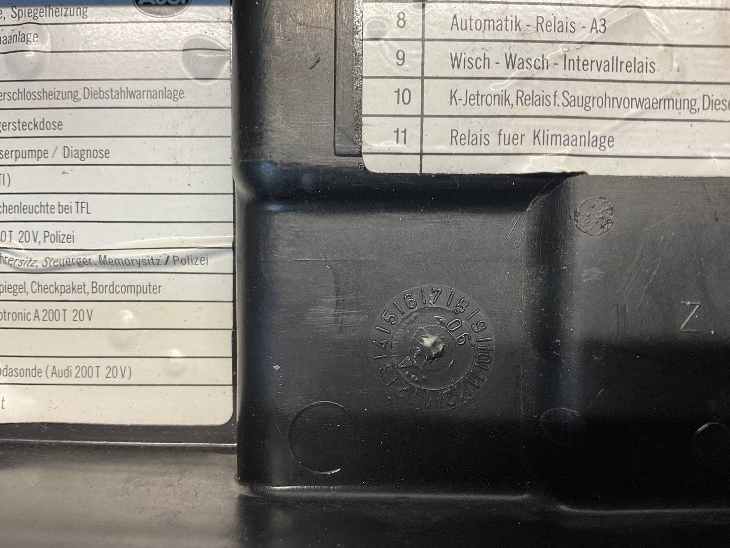 Fuse Block Cover 443941801B  C3