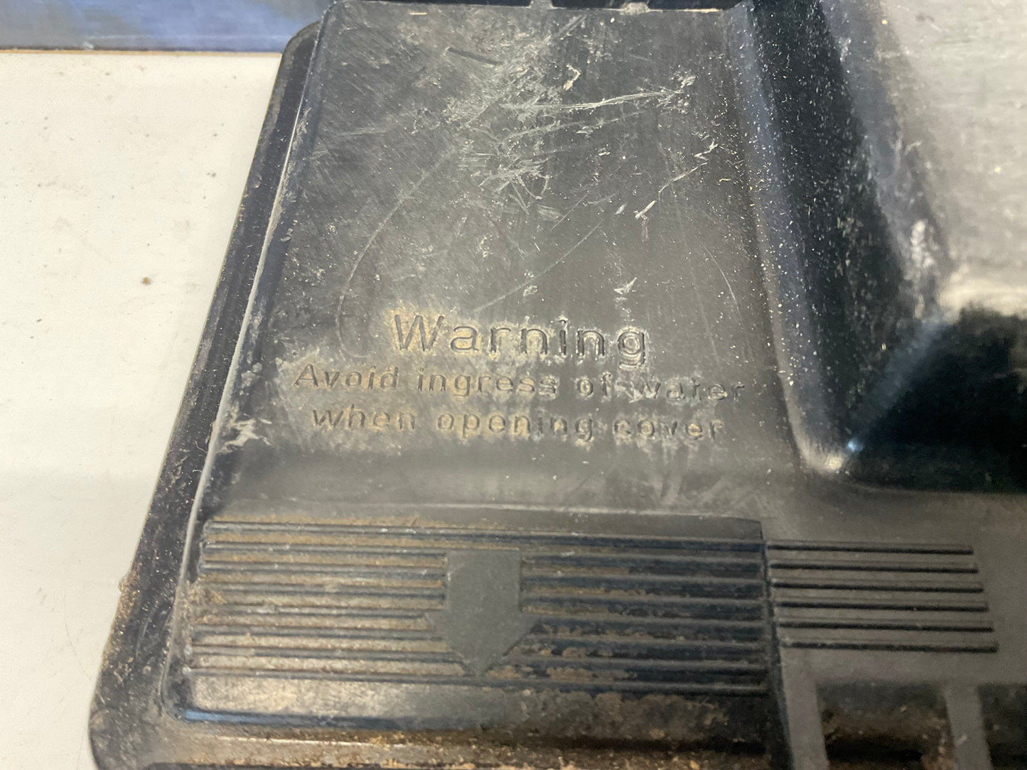 Fuse Block Cover 443941801B  C3