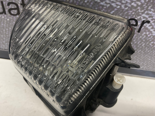 Passenger Fog Light Right 301132962  B3