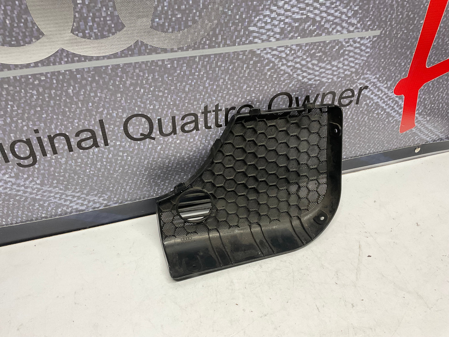 Passenger Door Speaker Cover Right 4A0035420  C4