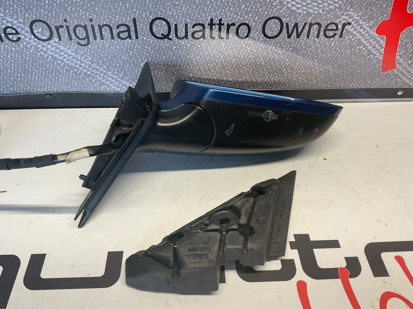 Passenger Power Mirror Right 8P1858532K