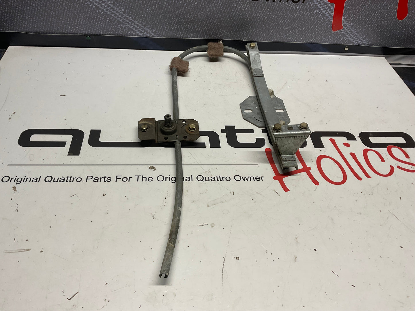 Passenger Rear Manual Window Regulator Right 813839400A B2