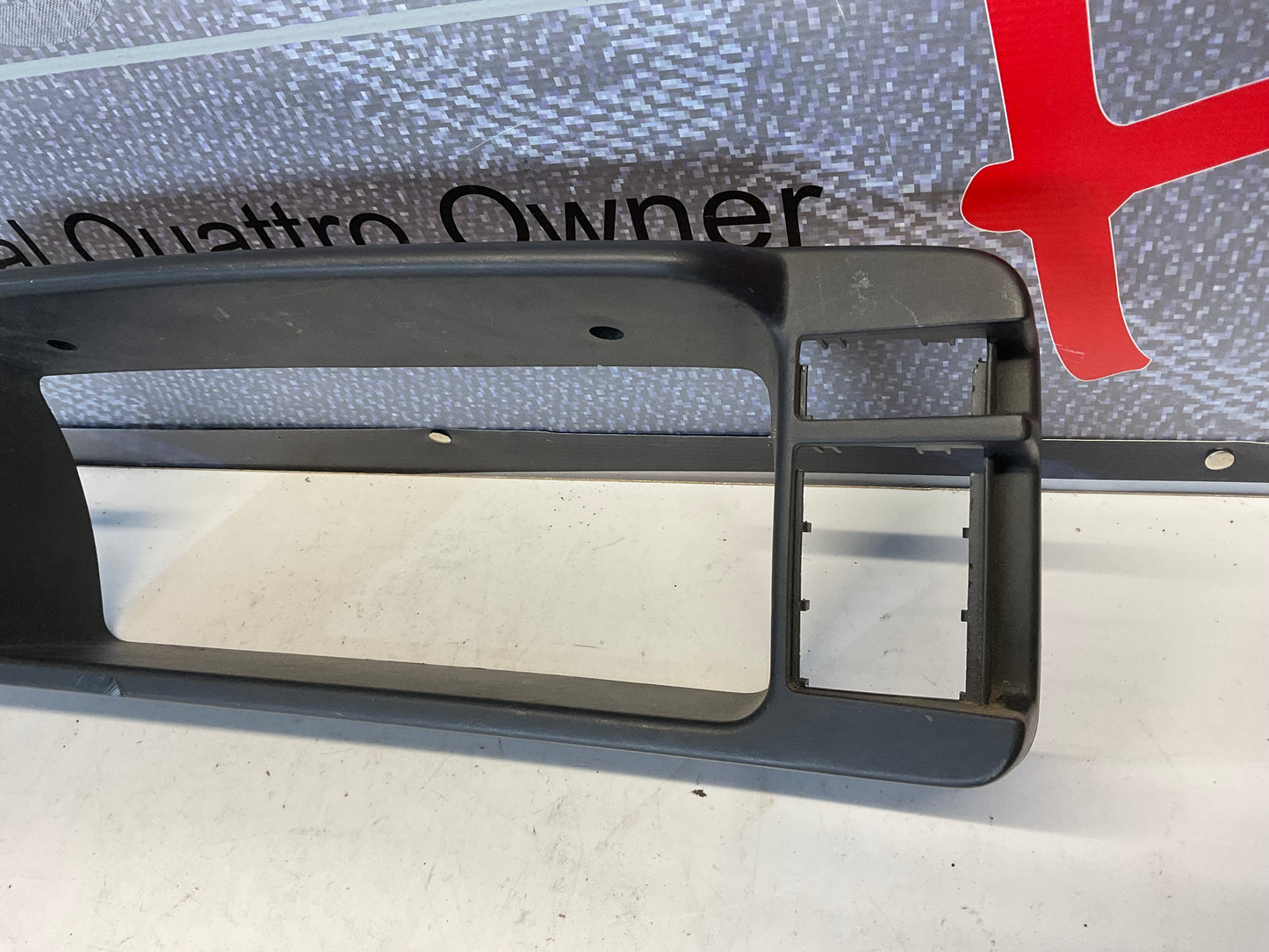 Dashboard Instrument Cluster Trim 857919103 B2