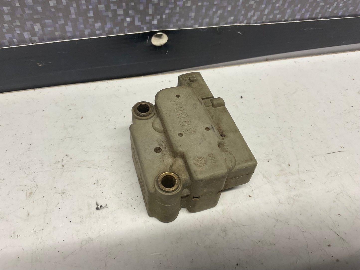 Fuel Pressure Regulator EHA Bosch 034133482