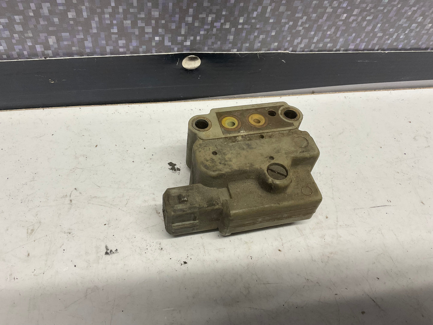 Fuel Pressure Regulator EHA Bosch 034133482