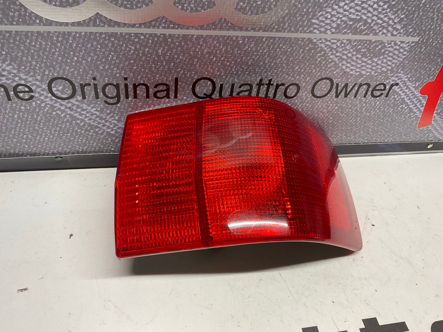 Passenger Taillight Right 893945096A  B3