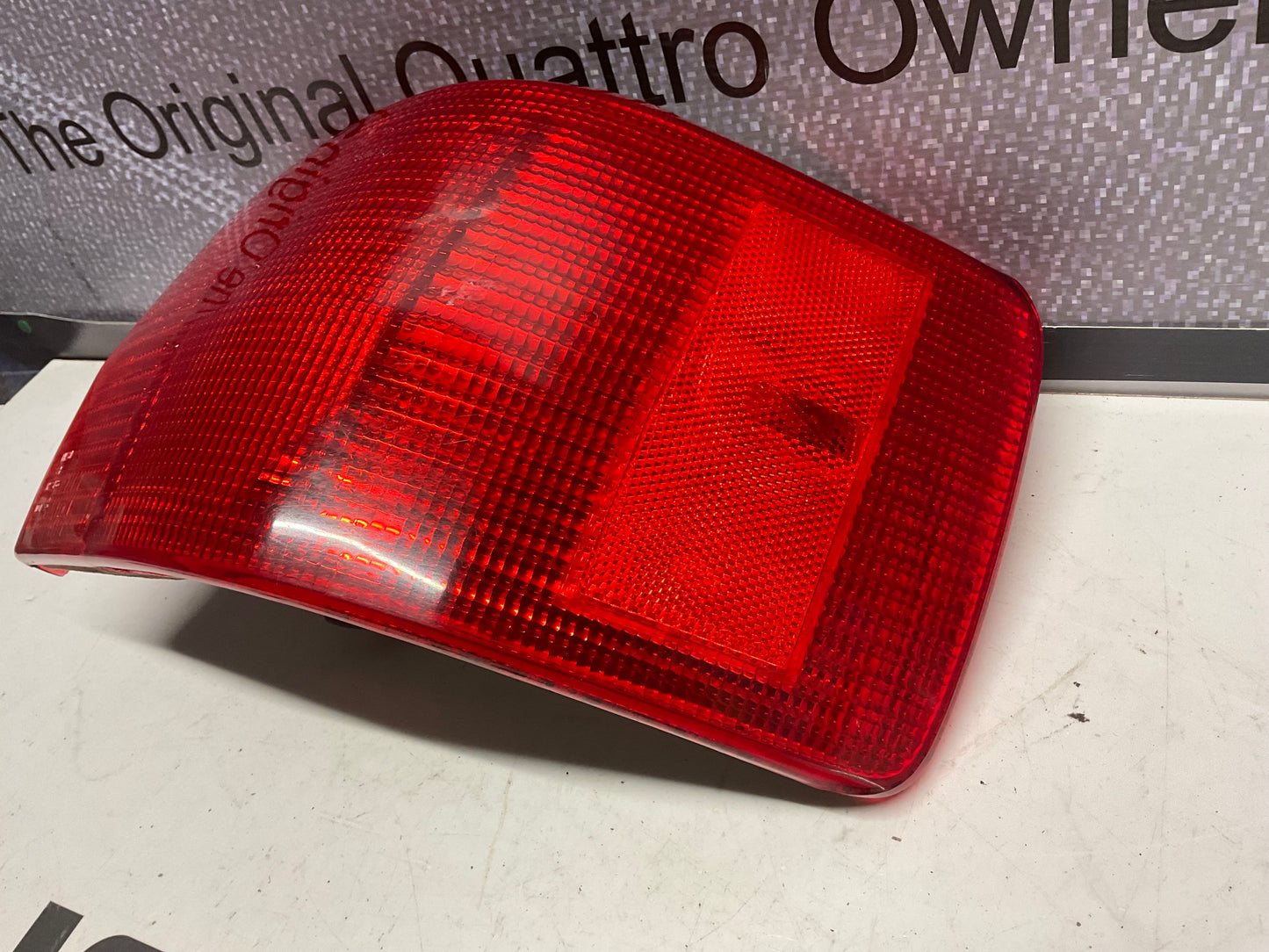 Passenger Taillight Right 893945096A  B3