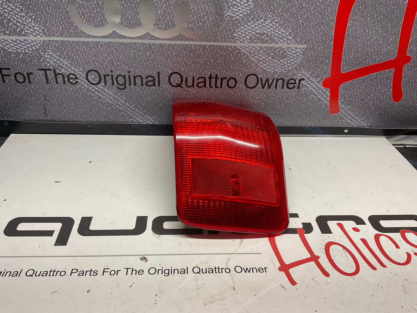 Passenger Taillight Right 893945096A  B3