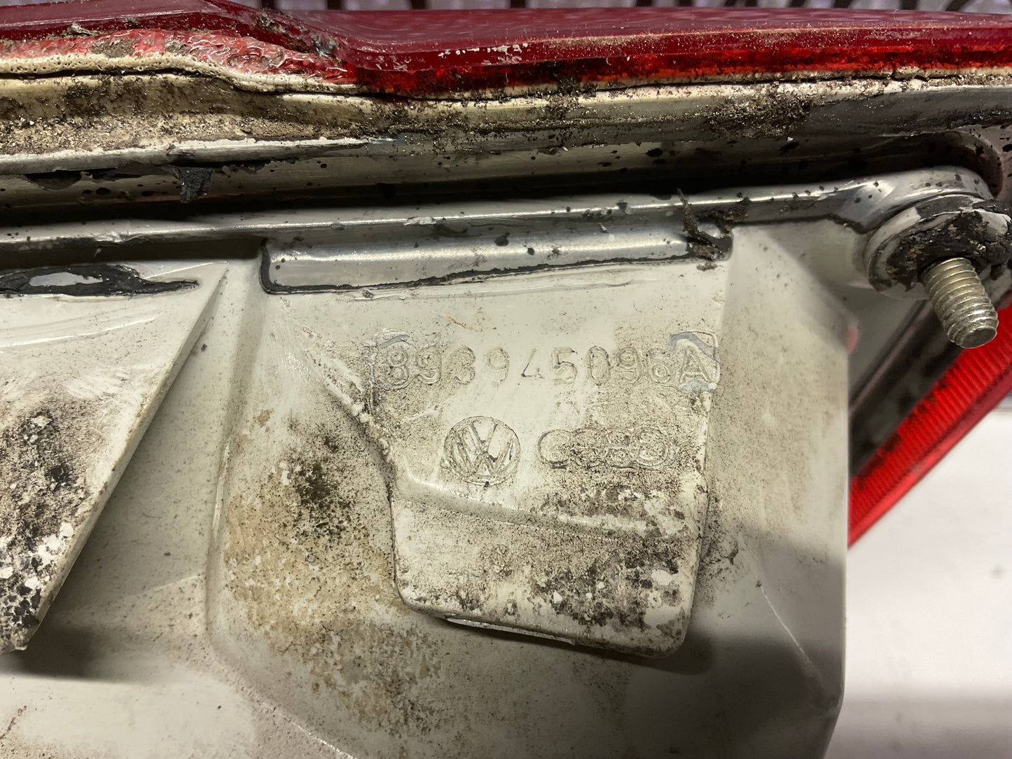 Passenger Taillight Right 893945096A  B3