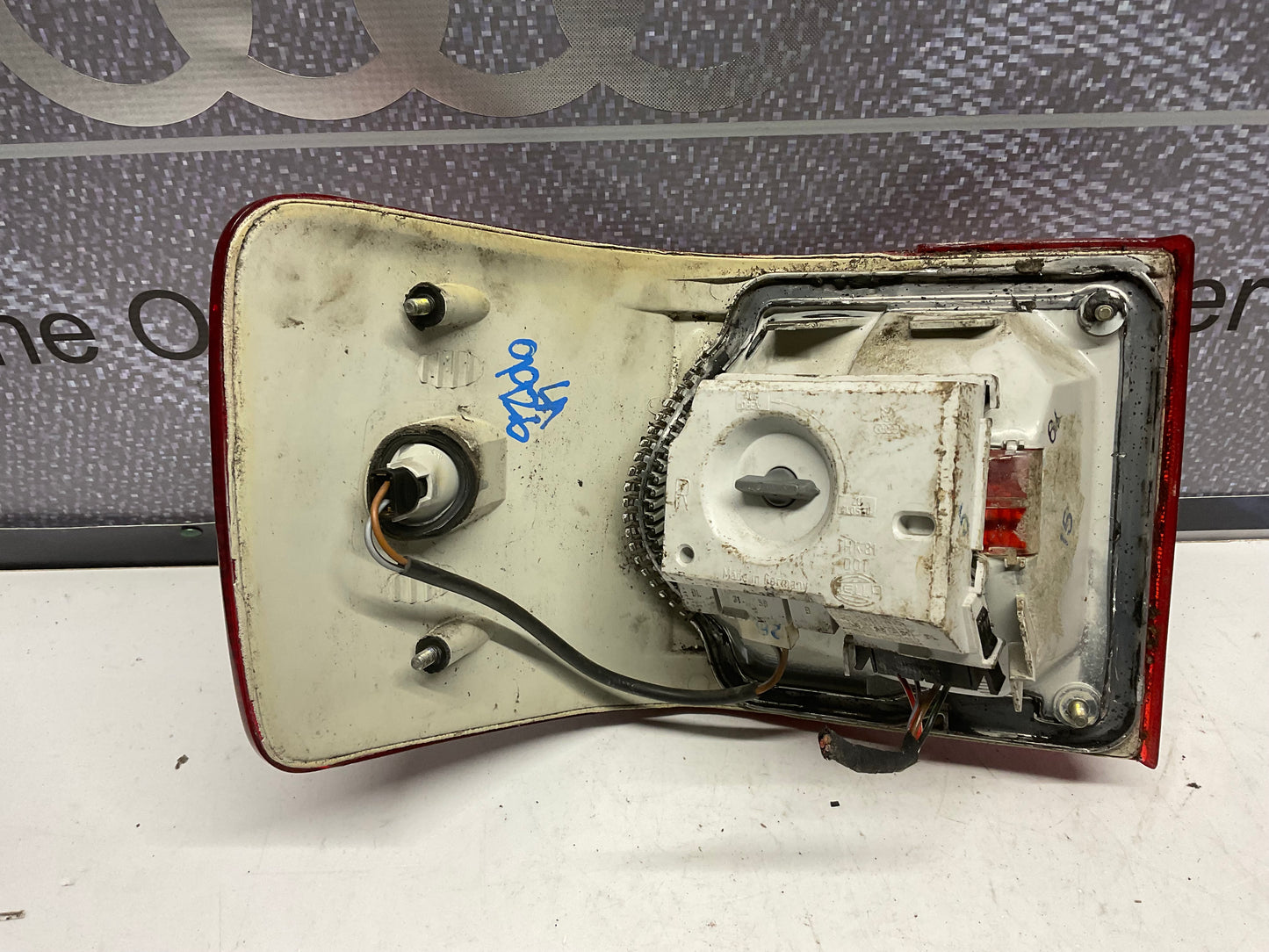 Passenger Taillight Right 893945096A  B3