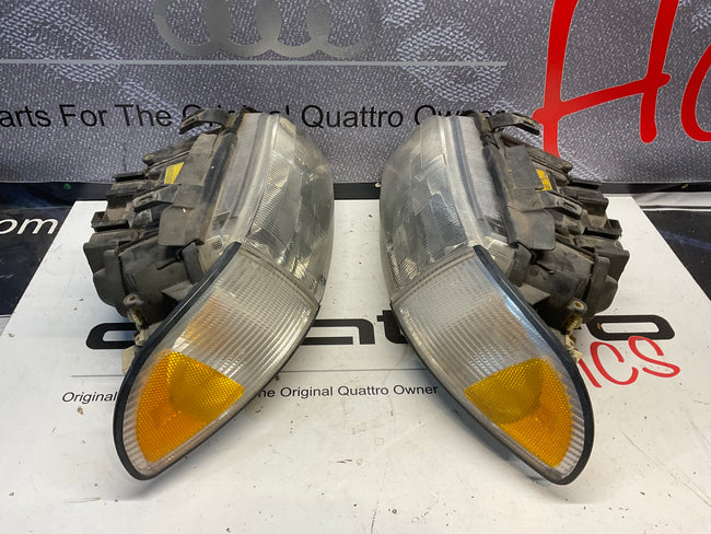 Headlights Set 8D0941003J / 8D0941004J  B5