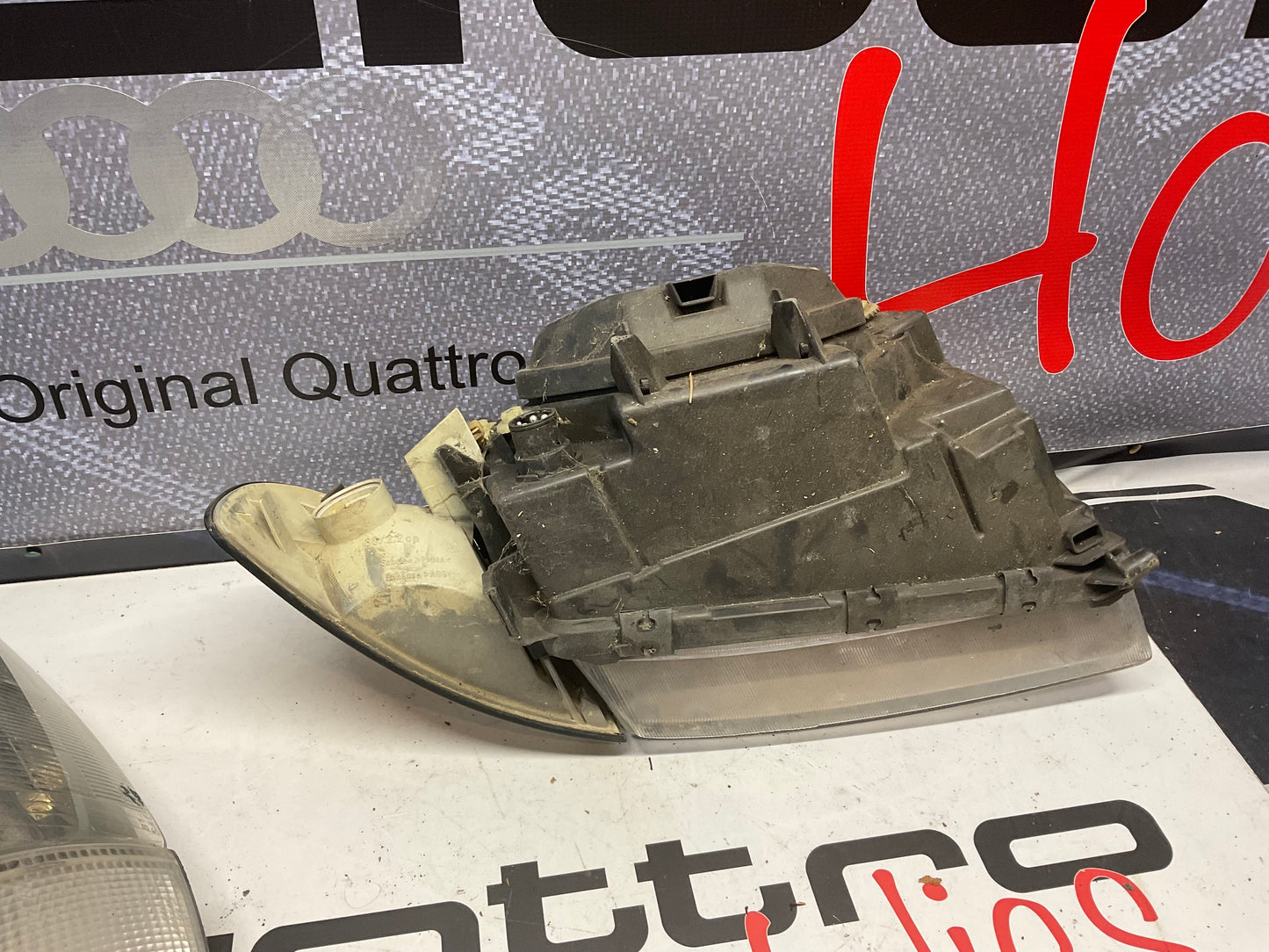 Headlights Set 8D0941003J / 8D0941004J  B5
