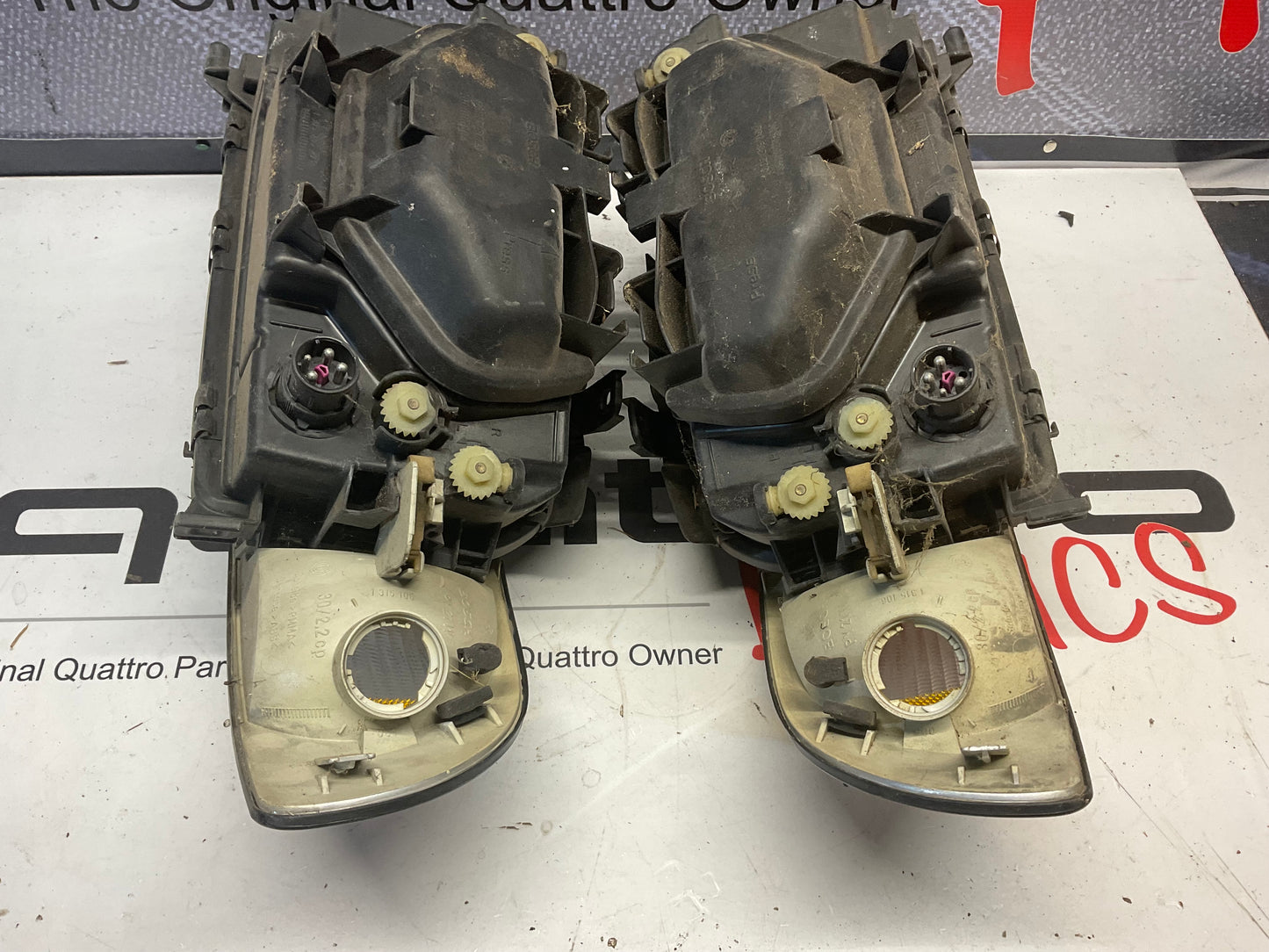 Headlights Set 8D0941003J / 8D0941004J  B5