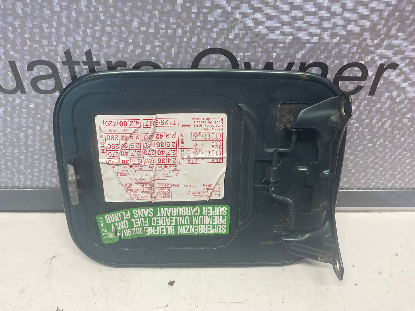 Gas Tank Fill Cover 4A0809905  C4