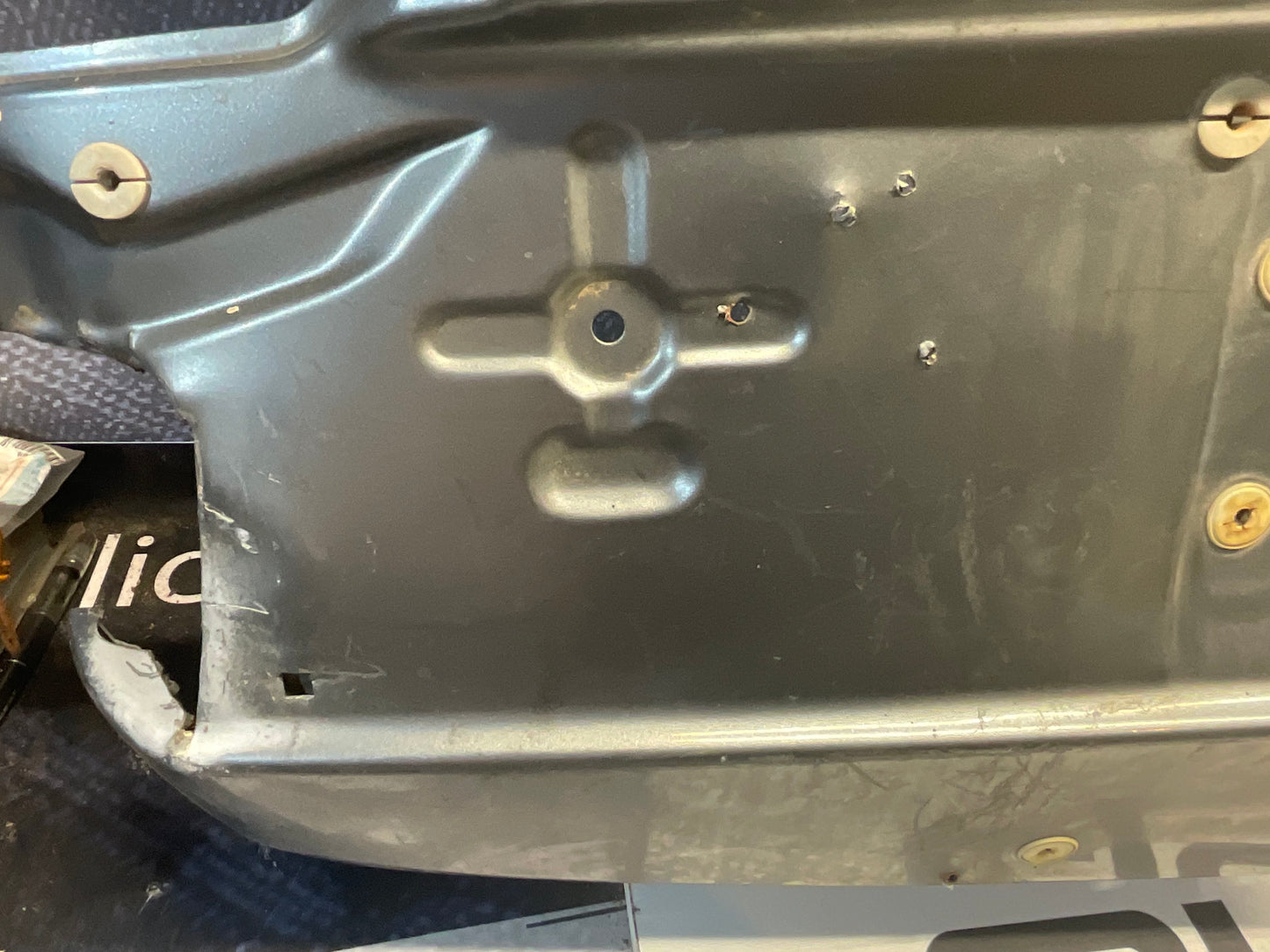 Driver Fender Left 443821105B  C3