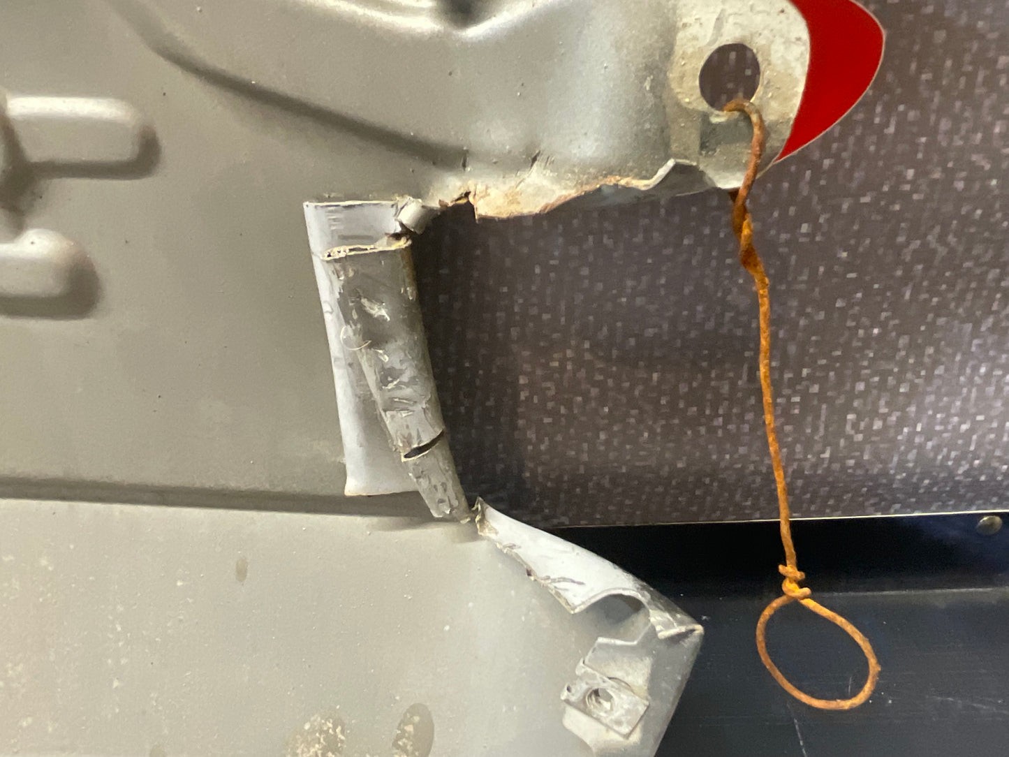 Driver Fender Left 443821105B  C3