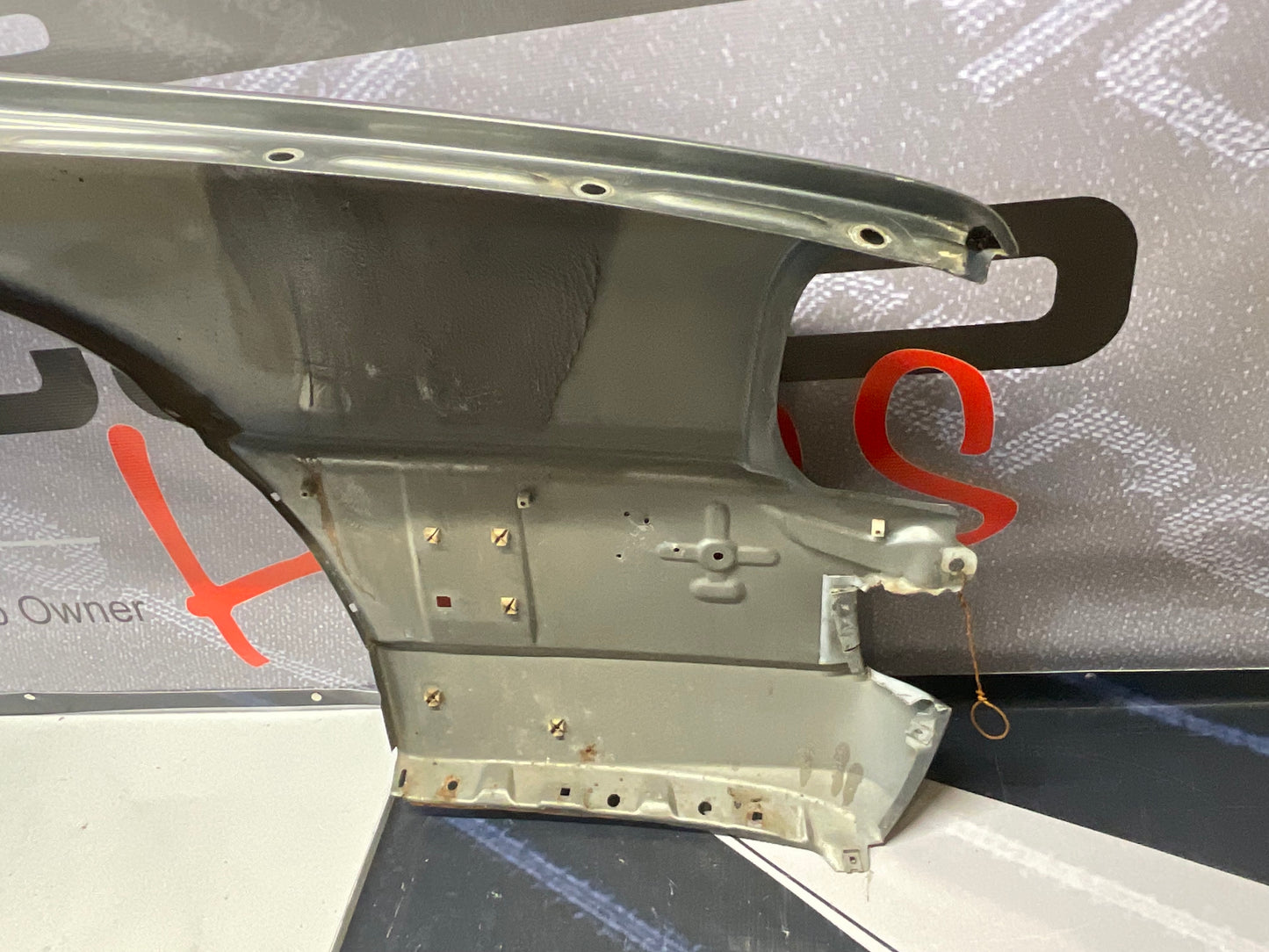 Driver Fender Left 443821105B  C3