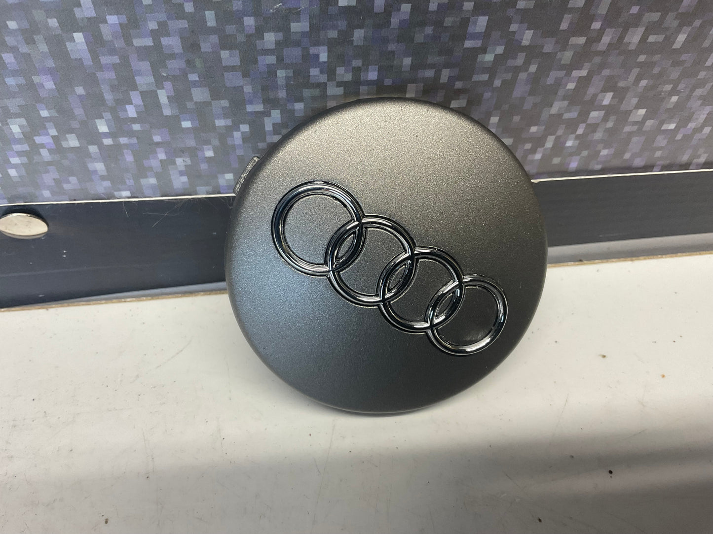 Center Wheel Cap NOS  4B0601170