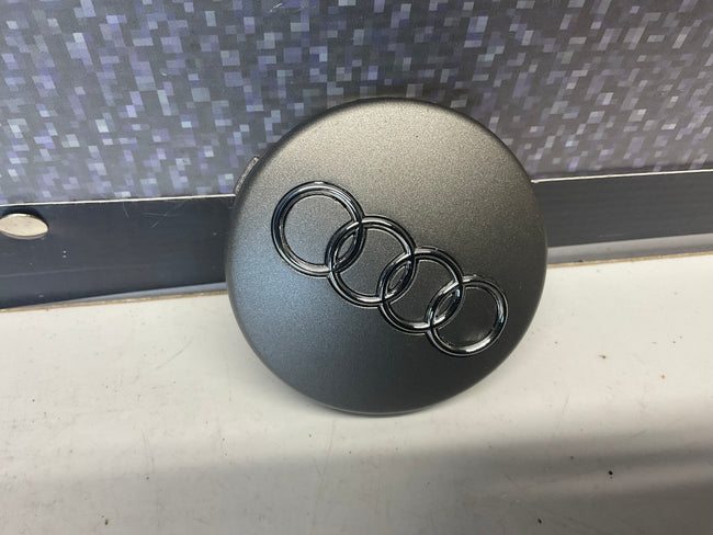 Center Wheel Cap NOS  4B0601170