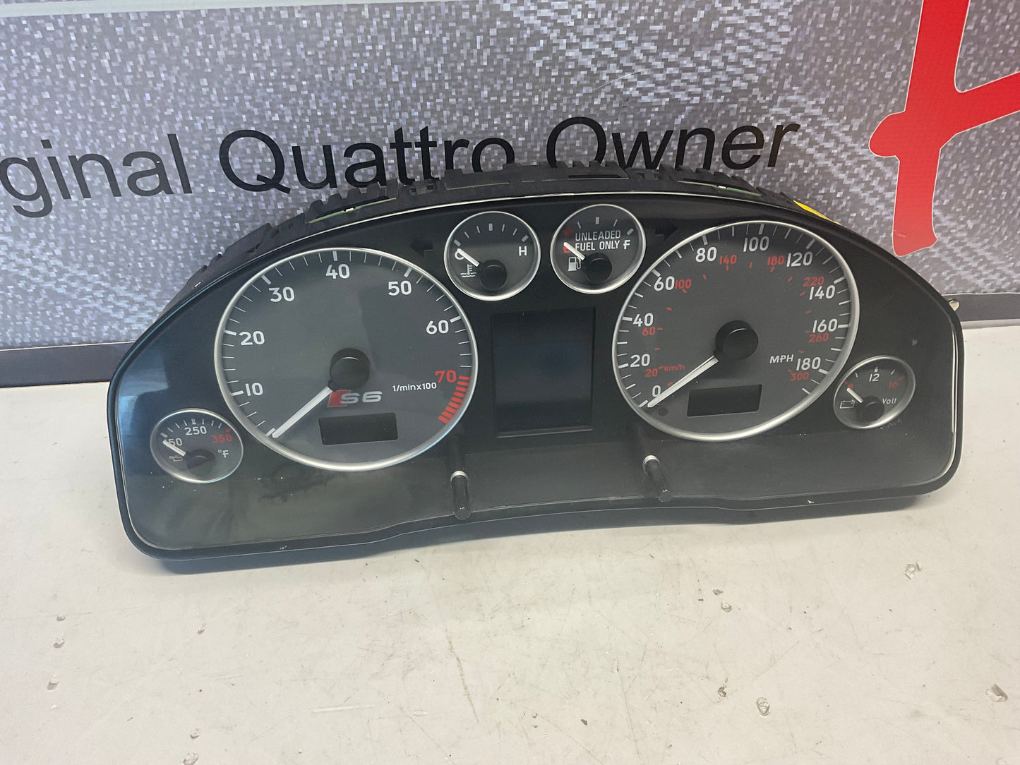 Speedometer / Gauge Cluster 4B0920983GX  C5 S6