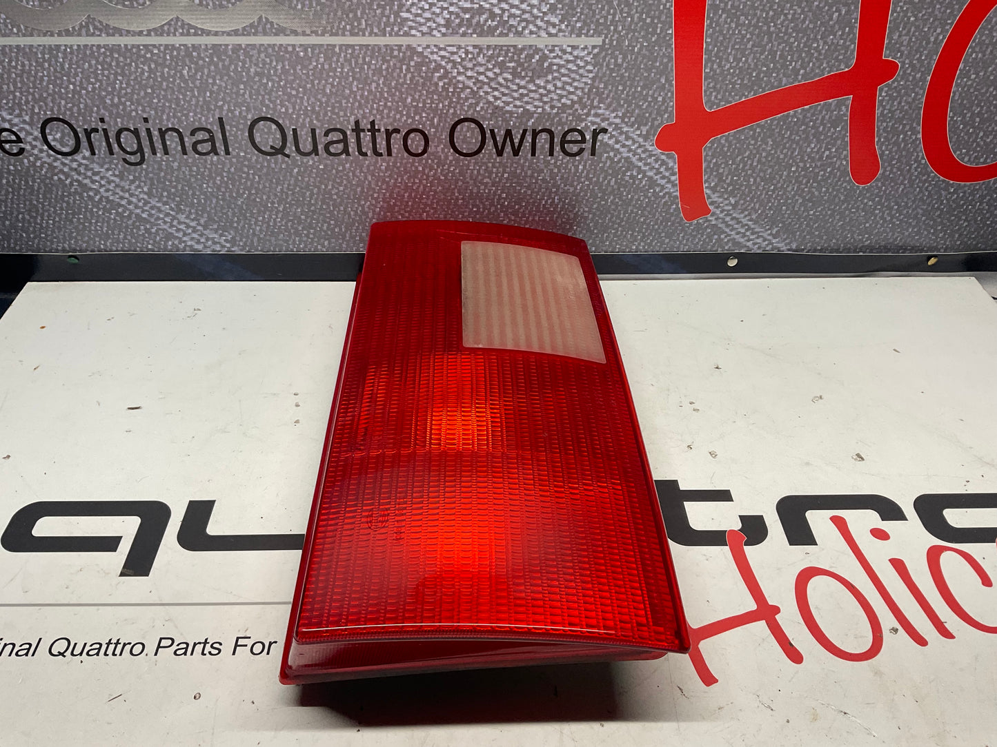 Tail Light Center Panel Left 4A0945093B  C4