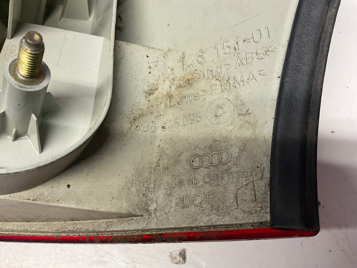 Driver Taillight Left 4B5945095C  C5