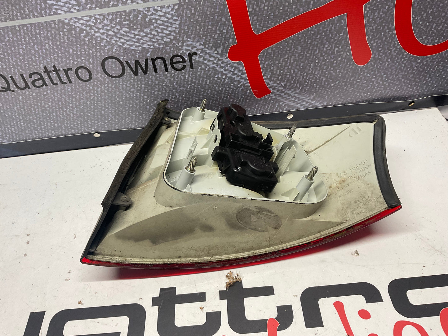 Driver Taillight Left 4B5945095C  C5