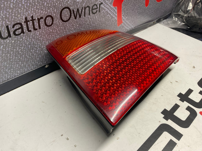Passenger Taillight Right  4B5945096C  C5