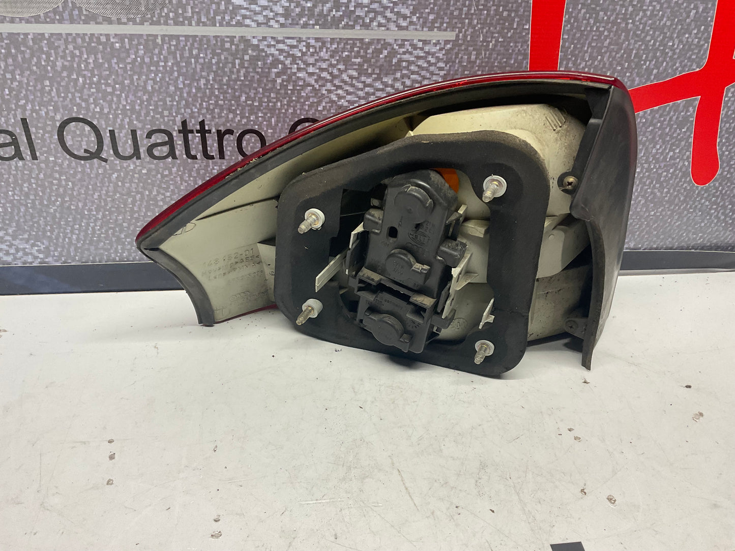 Passenger Taillight Right  4B5945096C  C5