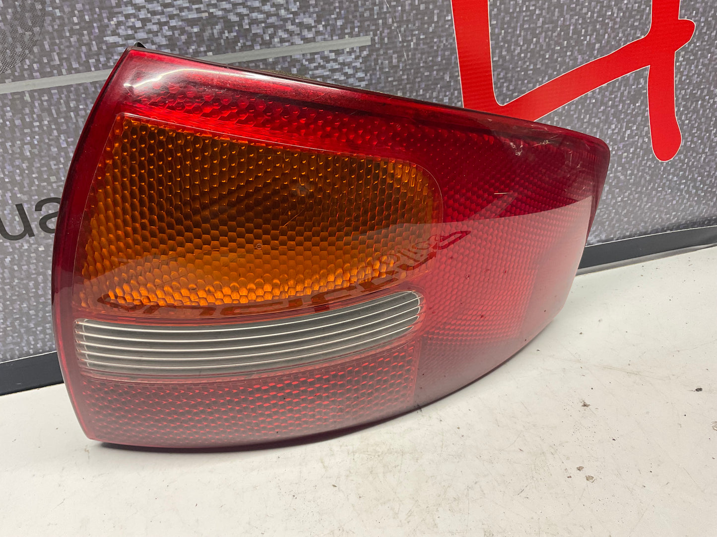 Passenger Taillight Right  4B5945096C  C5