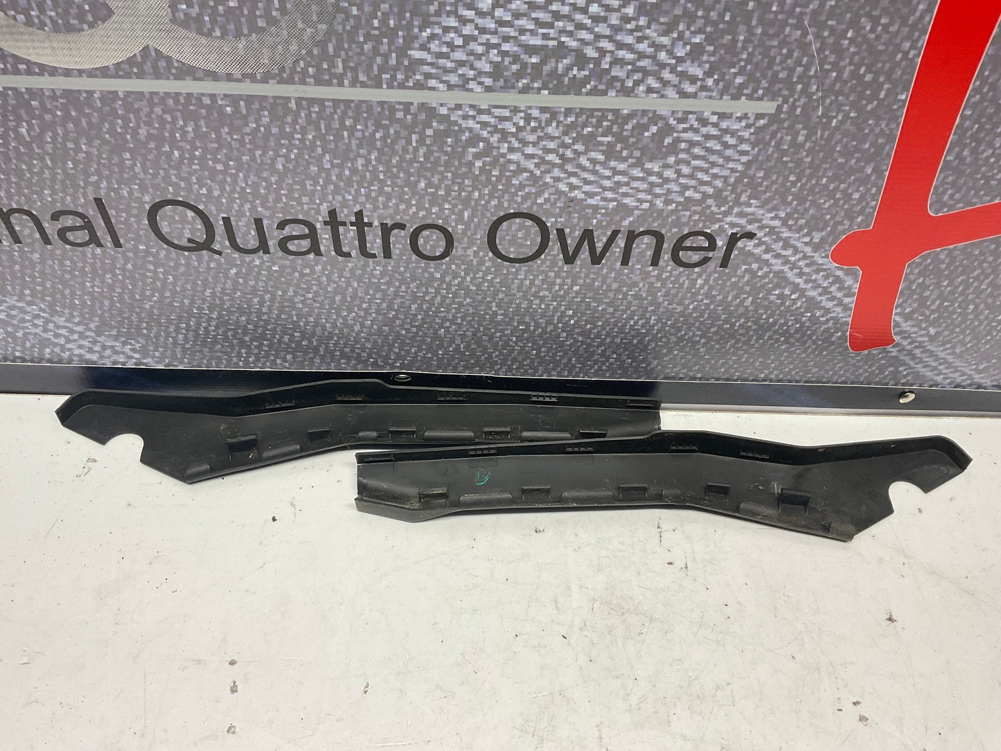 Trunk Hinge Trim Cover Set  4A5971821A - 4A5971822A  C4