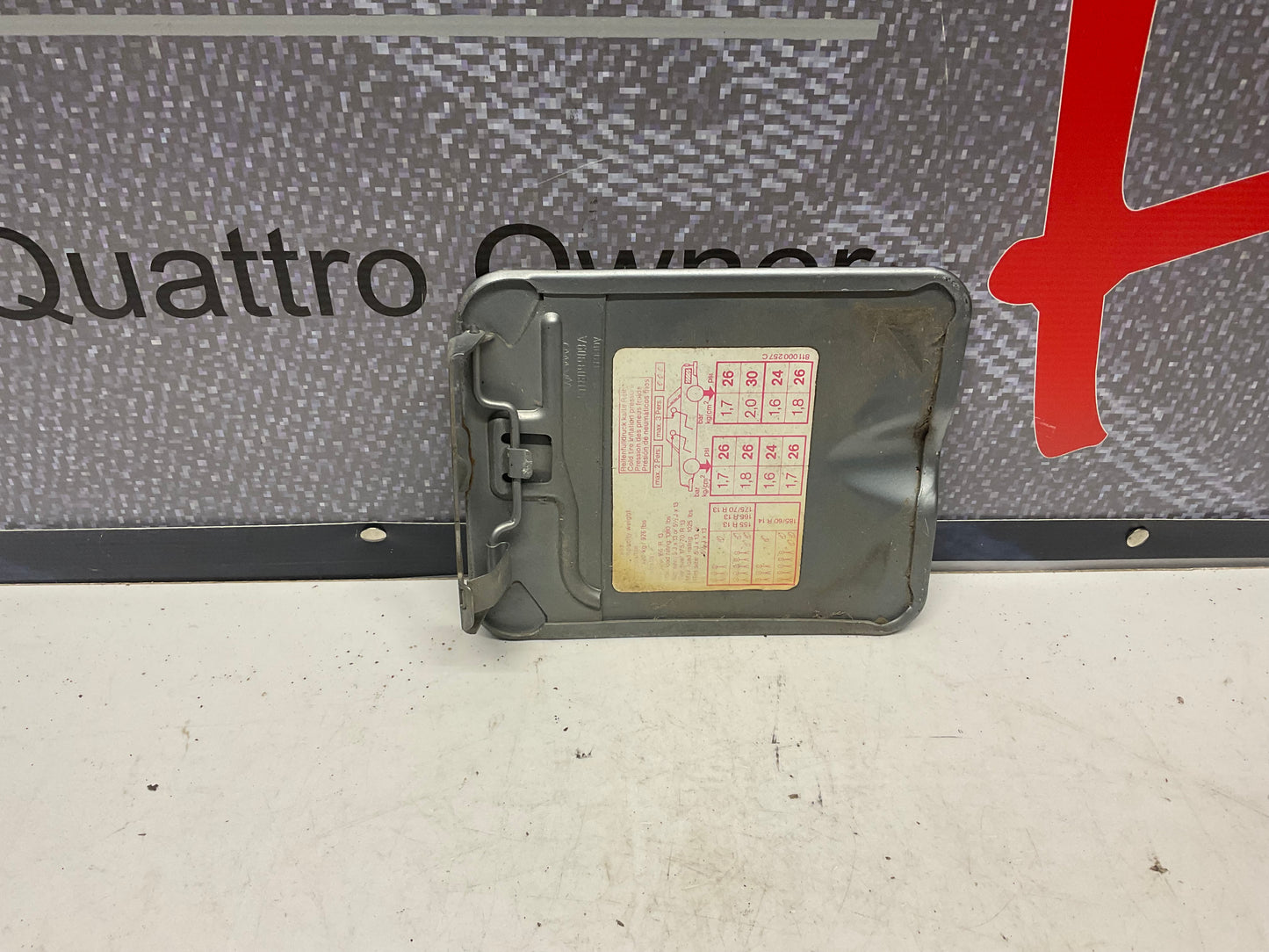 Gas Tank Fill Cover 811809909A  B2