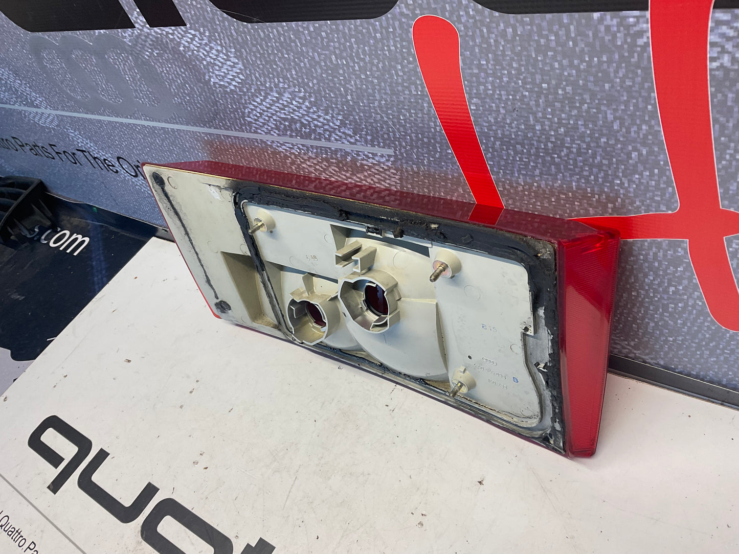Tail Light Center Panel Left 4A0945093B  C4